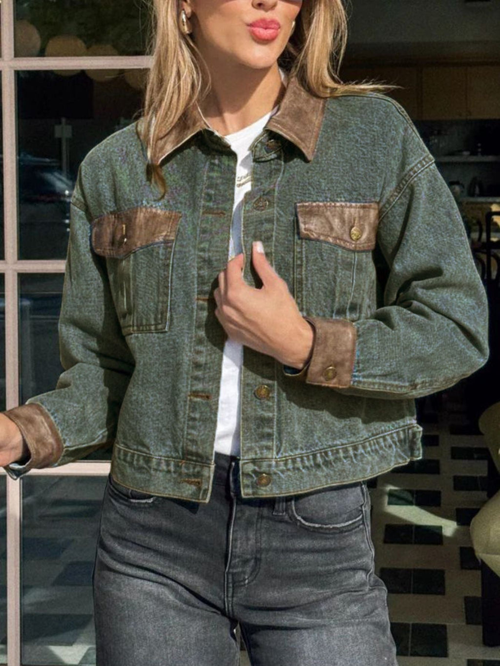 Button Up Chest Pockets Denim Jacket - Lara Moda