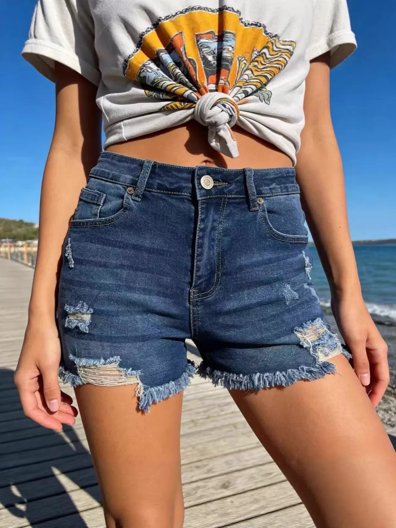 Distressed Frayed Hem Denim Shorts - Lara Moda