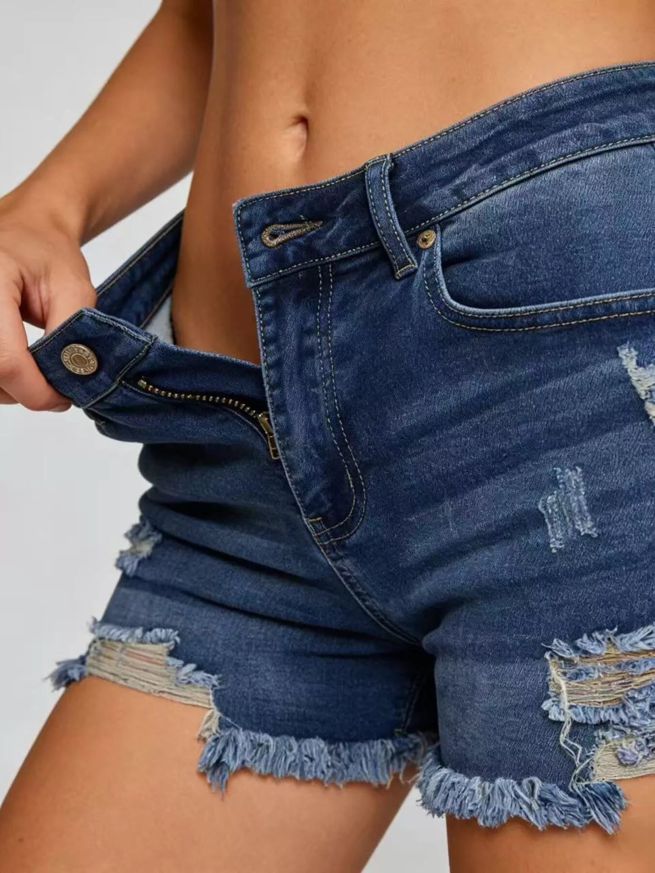 Distressed Frayed Hem Denim Shorts - Lara Moda