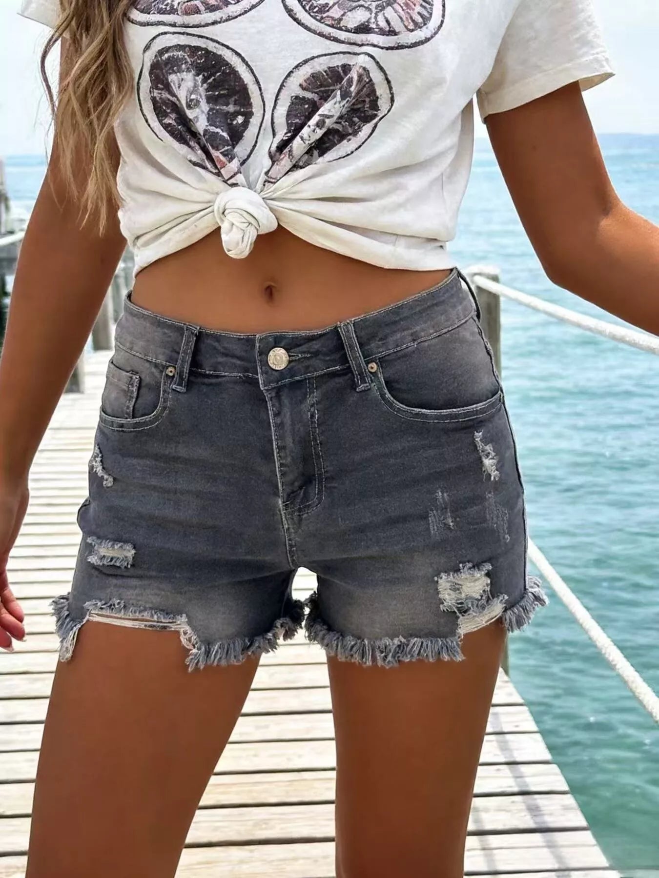 Distressed Frayed Hem Denim Shorts - Lara Moda