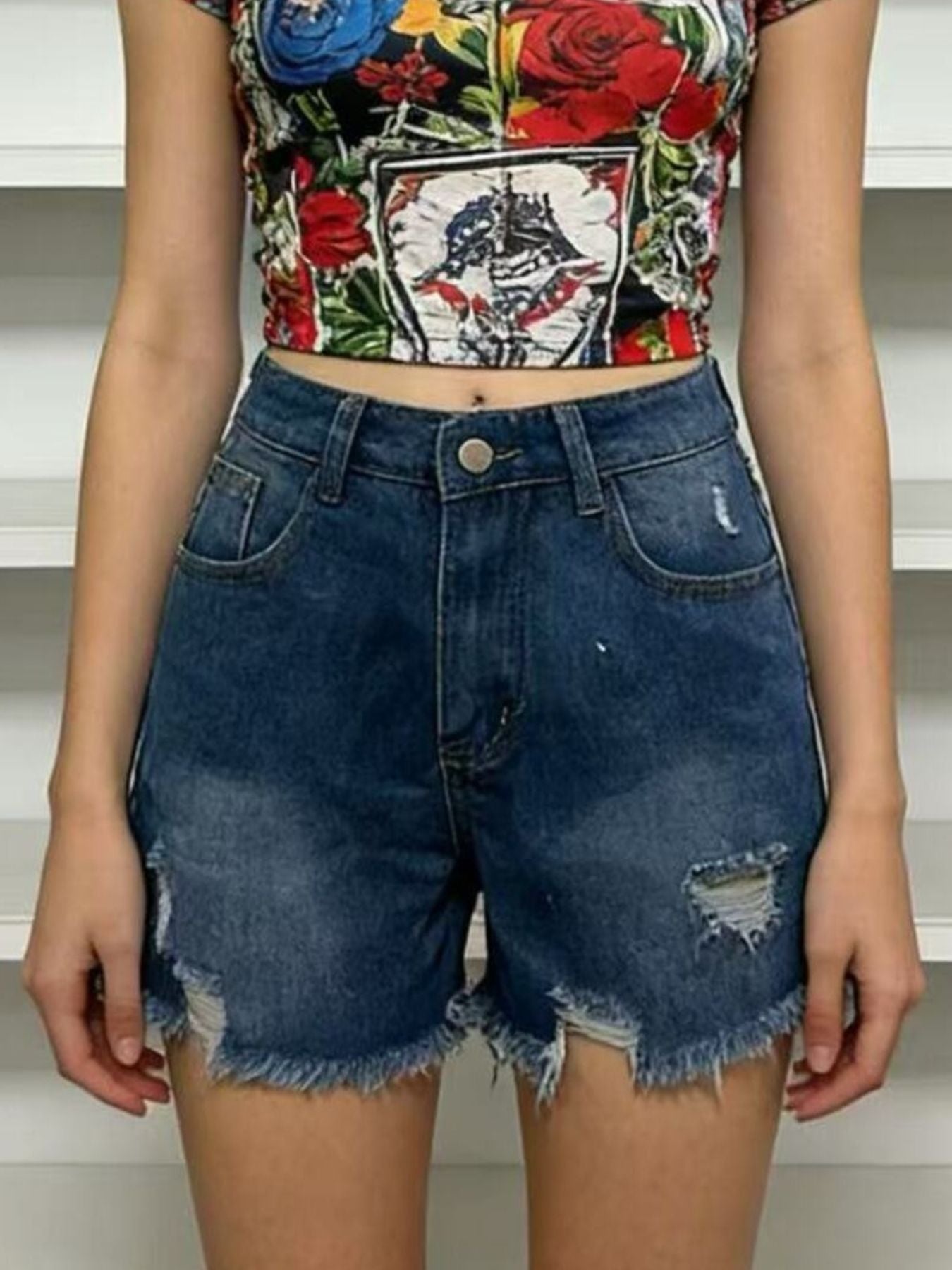 Distressed Frayed Hem Denim Shorts - Lara Moda
