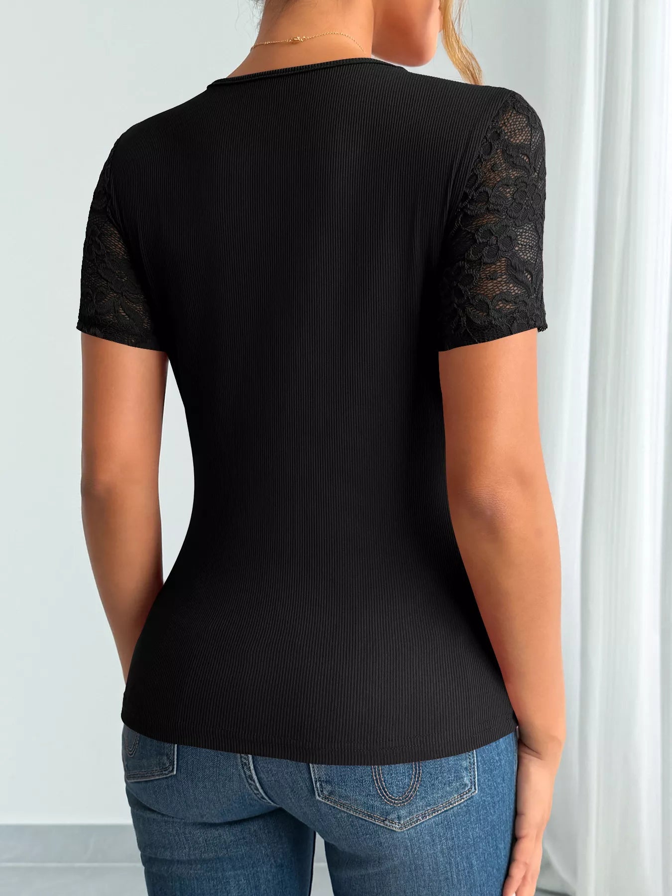 Elegant Lace Trim V-Neck Fitted Top - Lara Moda