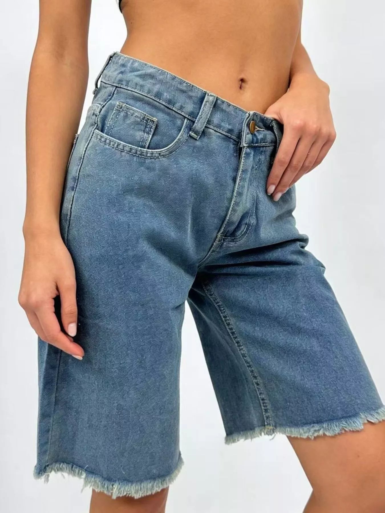 Frayed Hem Relaxed Fit Denim Shorts - Lara Moda