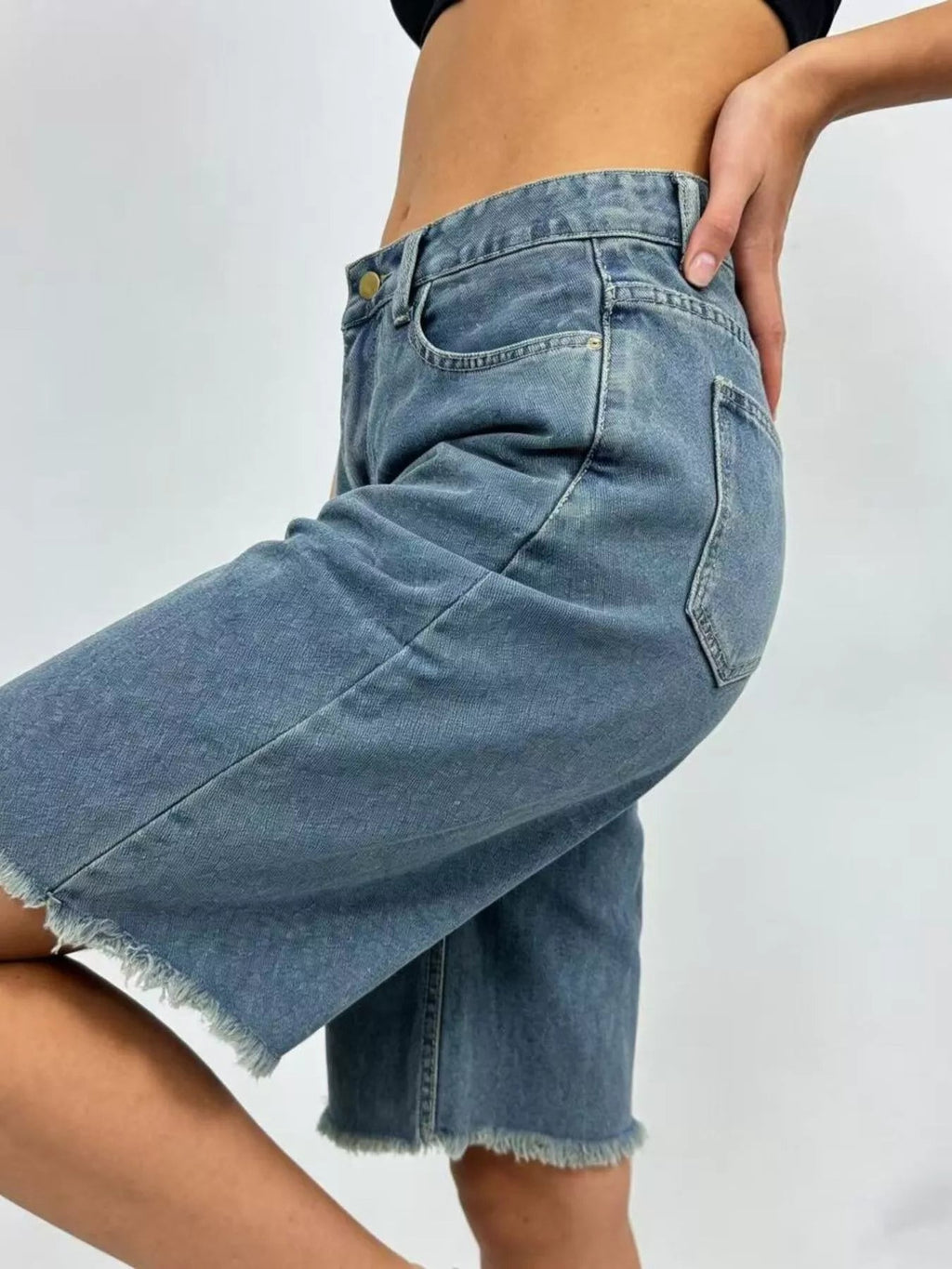Frayed Hem Relaxed Fit Denim Shorts - Lara Moda