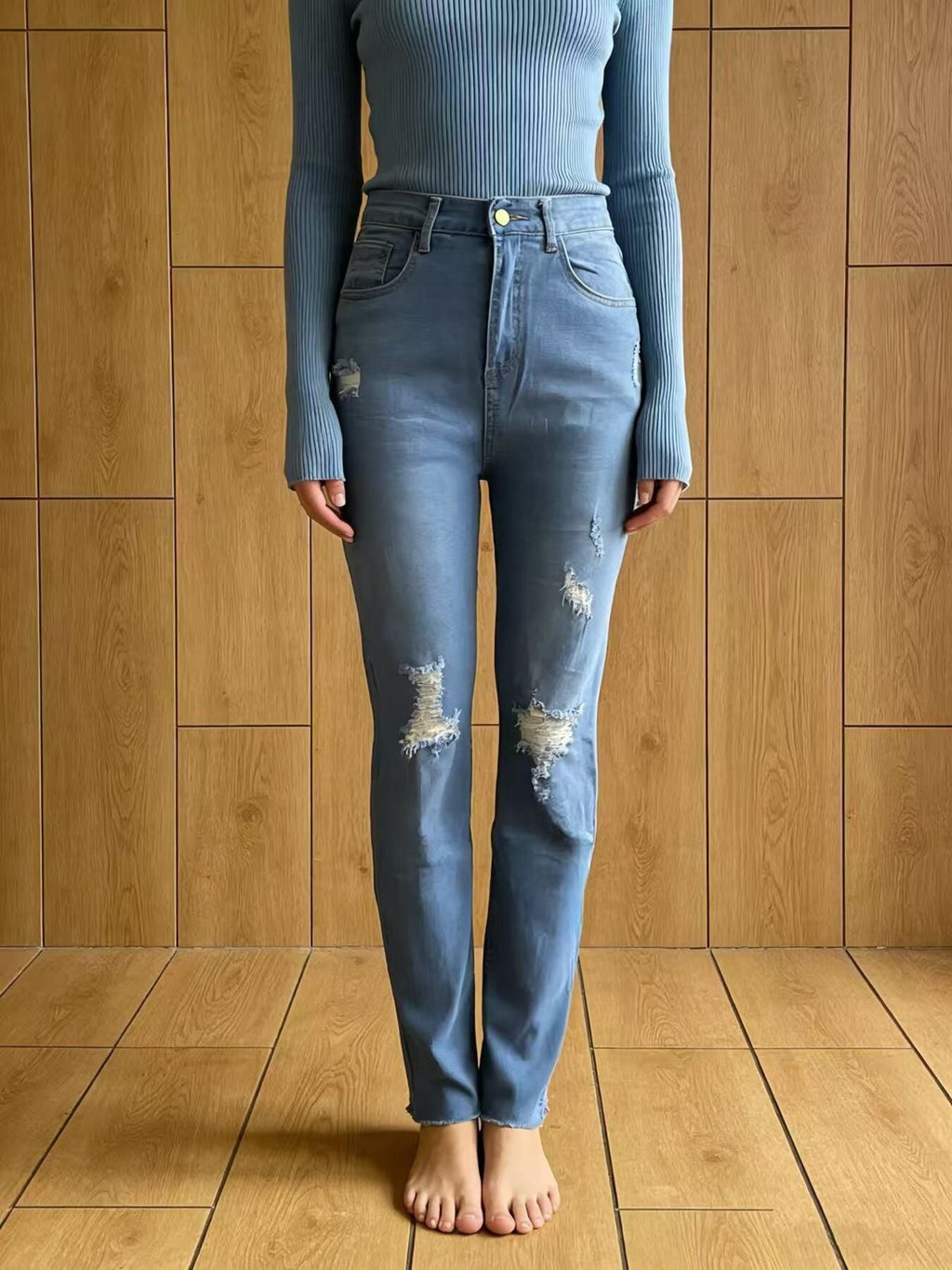 High-Waisted Distressed Jeans - Lara Moda