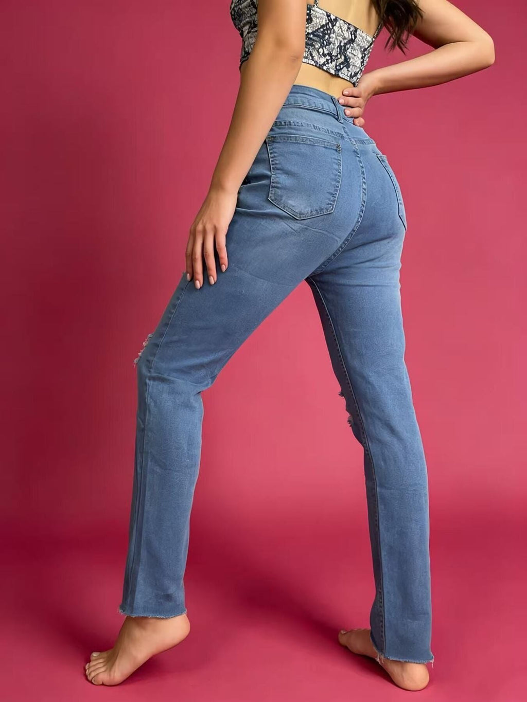 High-Waisted Distressed Jeans - Lara Moda