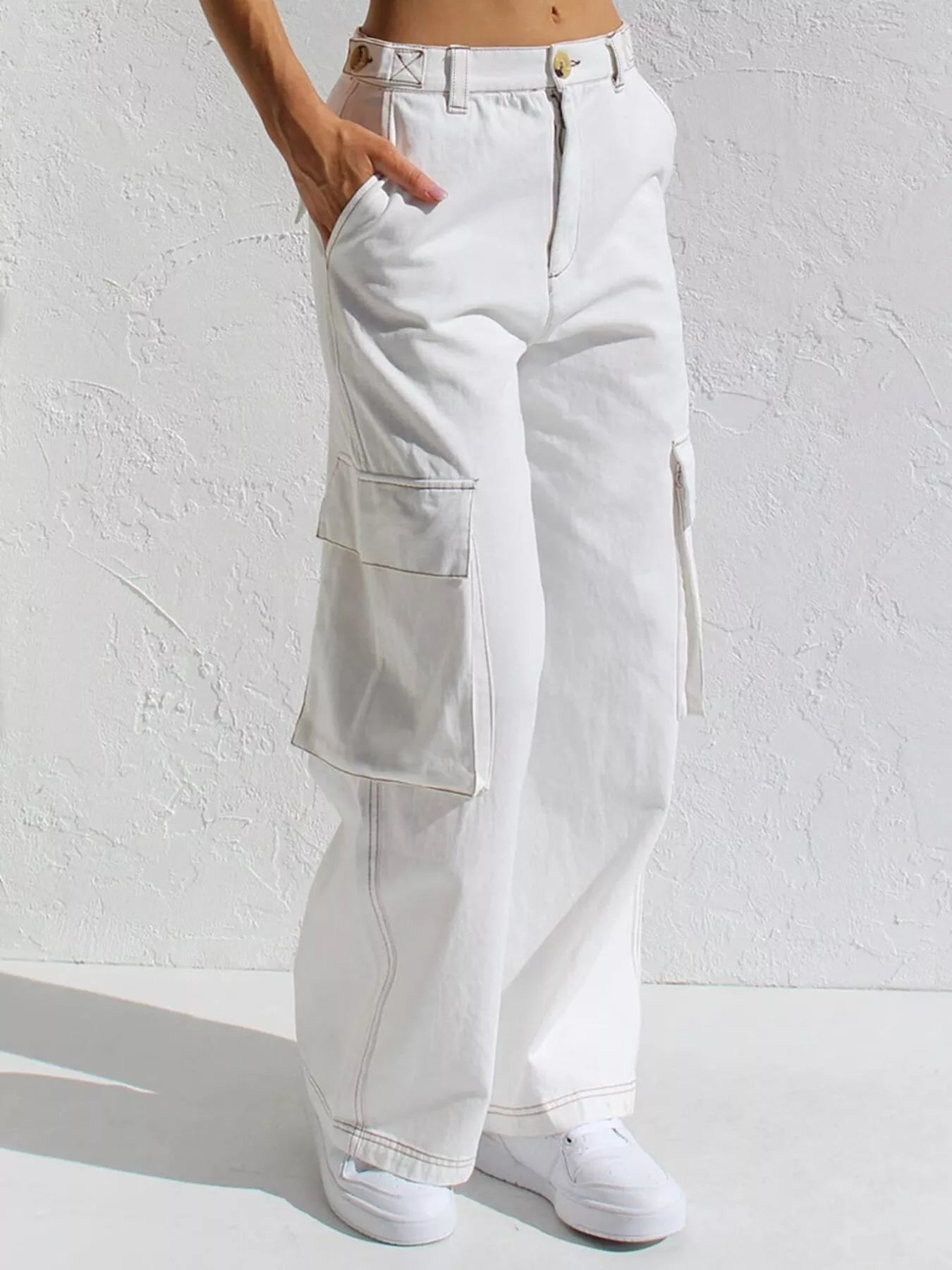 High-Waisted Wide Leg Cargo Jeans - Lara Moda