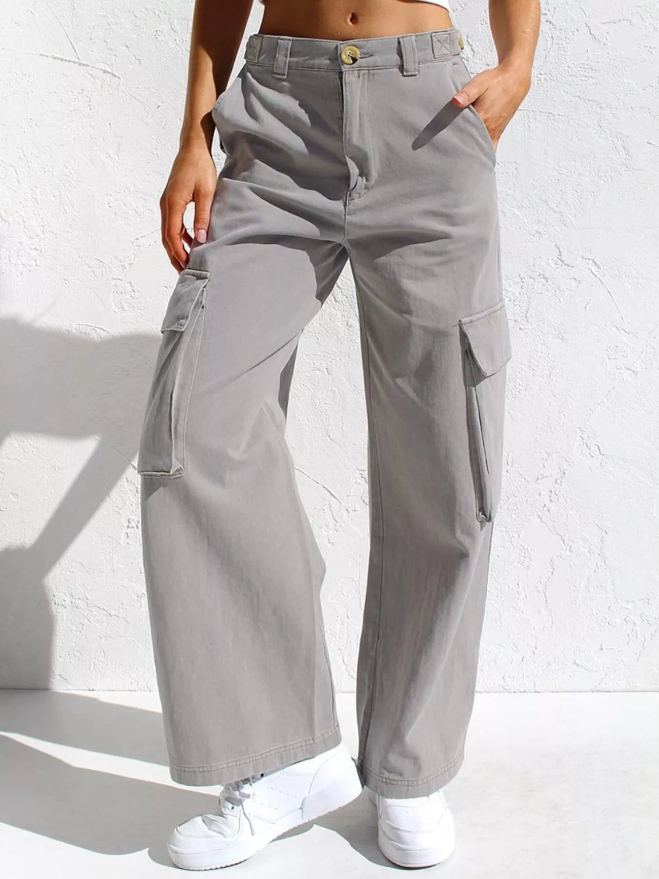 High-Waisted Wide Leg Cargo Jeans - Lara Moda
