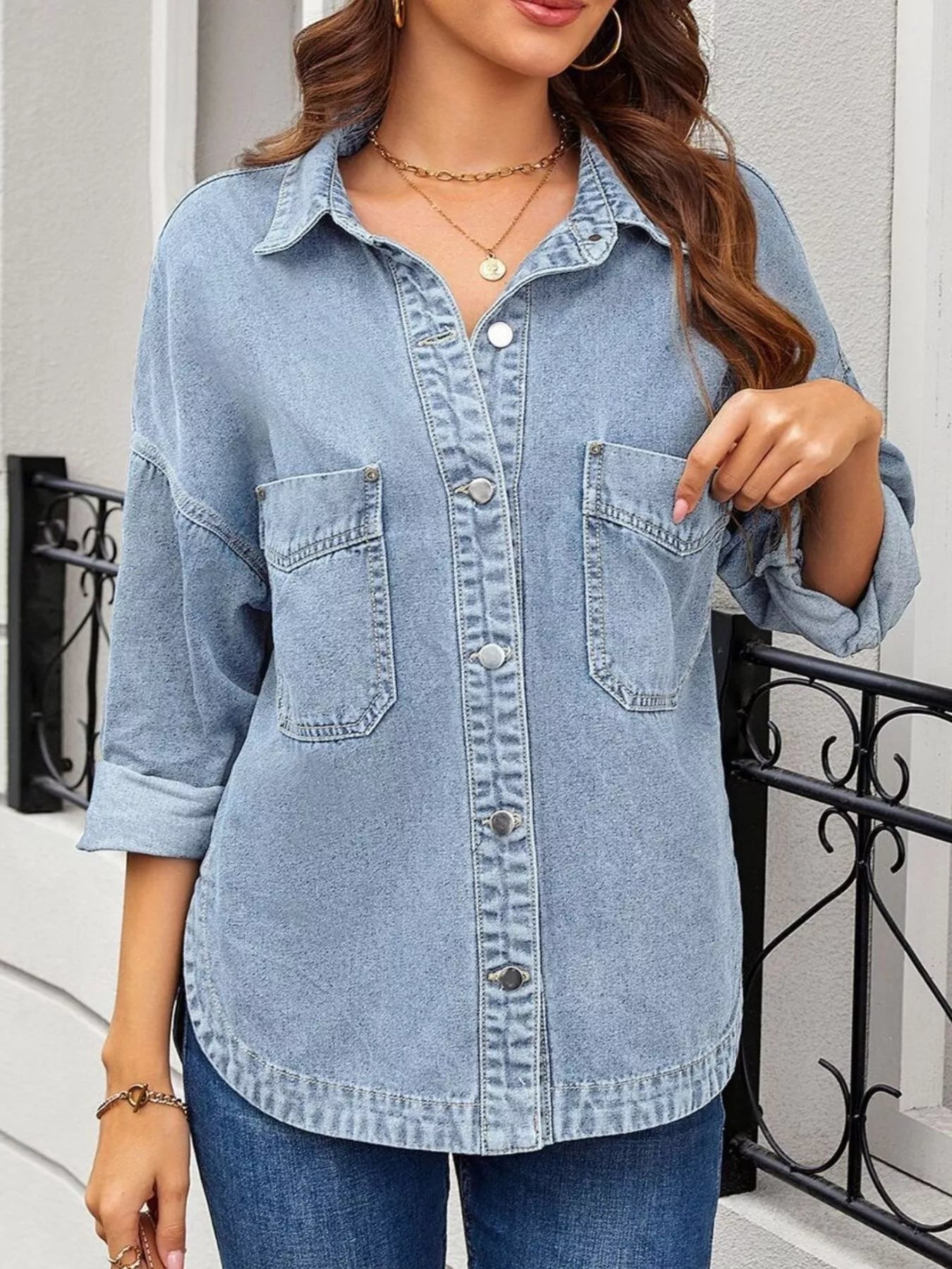 Jaqueta Jeans Casual com Botões Frontais - Modelagem Solta - Lara Moda