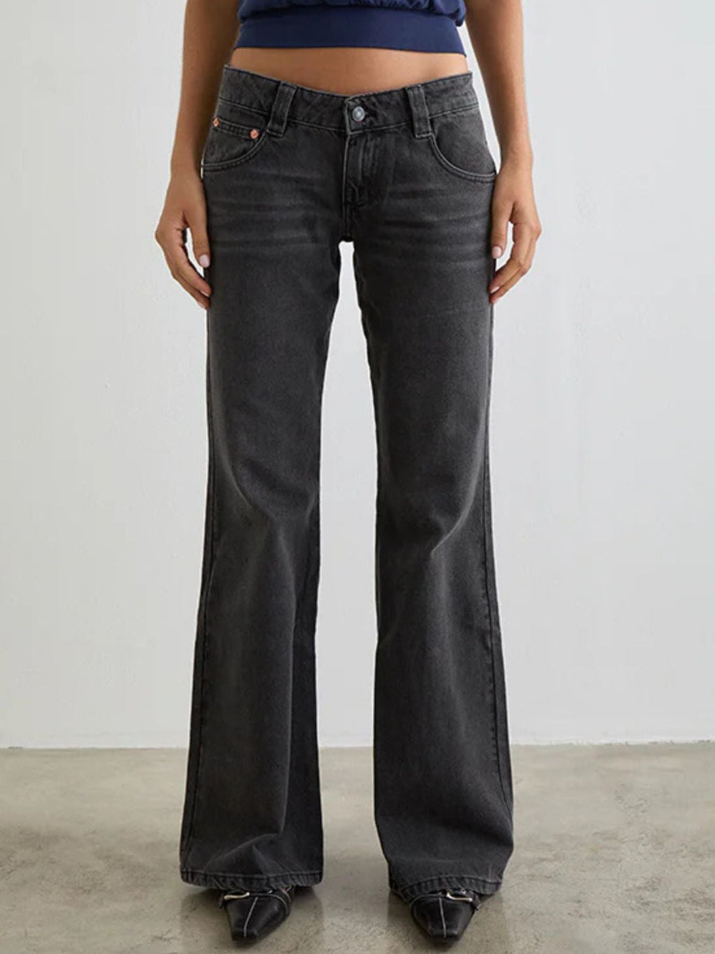 Low Rise Flare Leg Jeans - Lara Moda