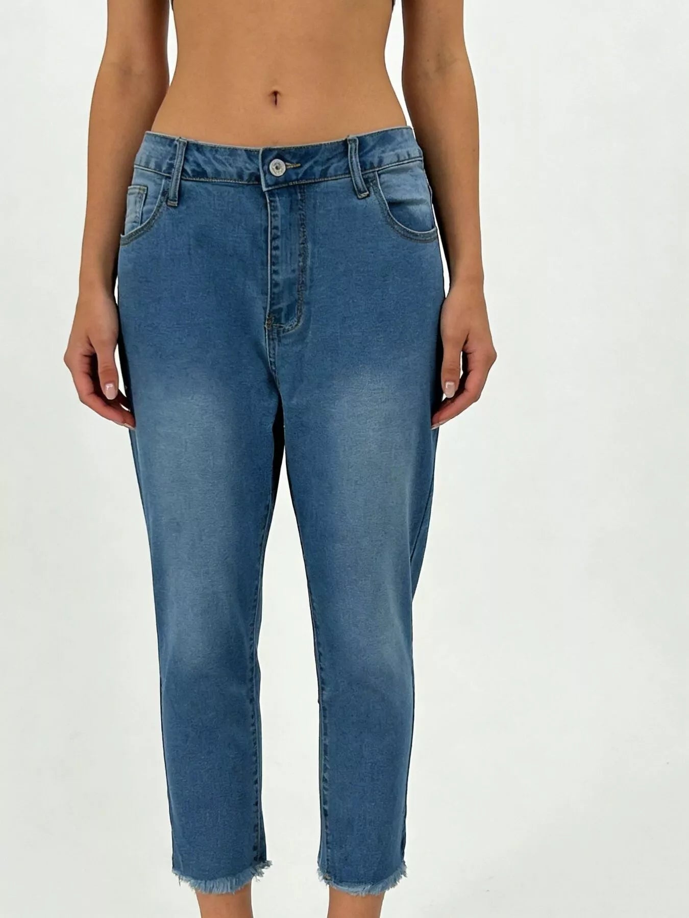 Raw Hem Capris Jeans - Lara Moda