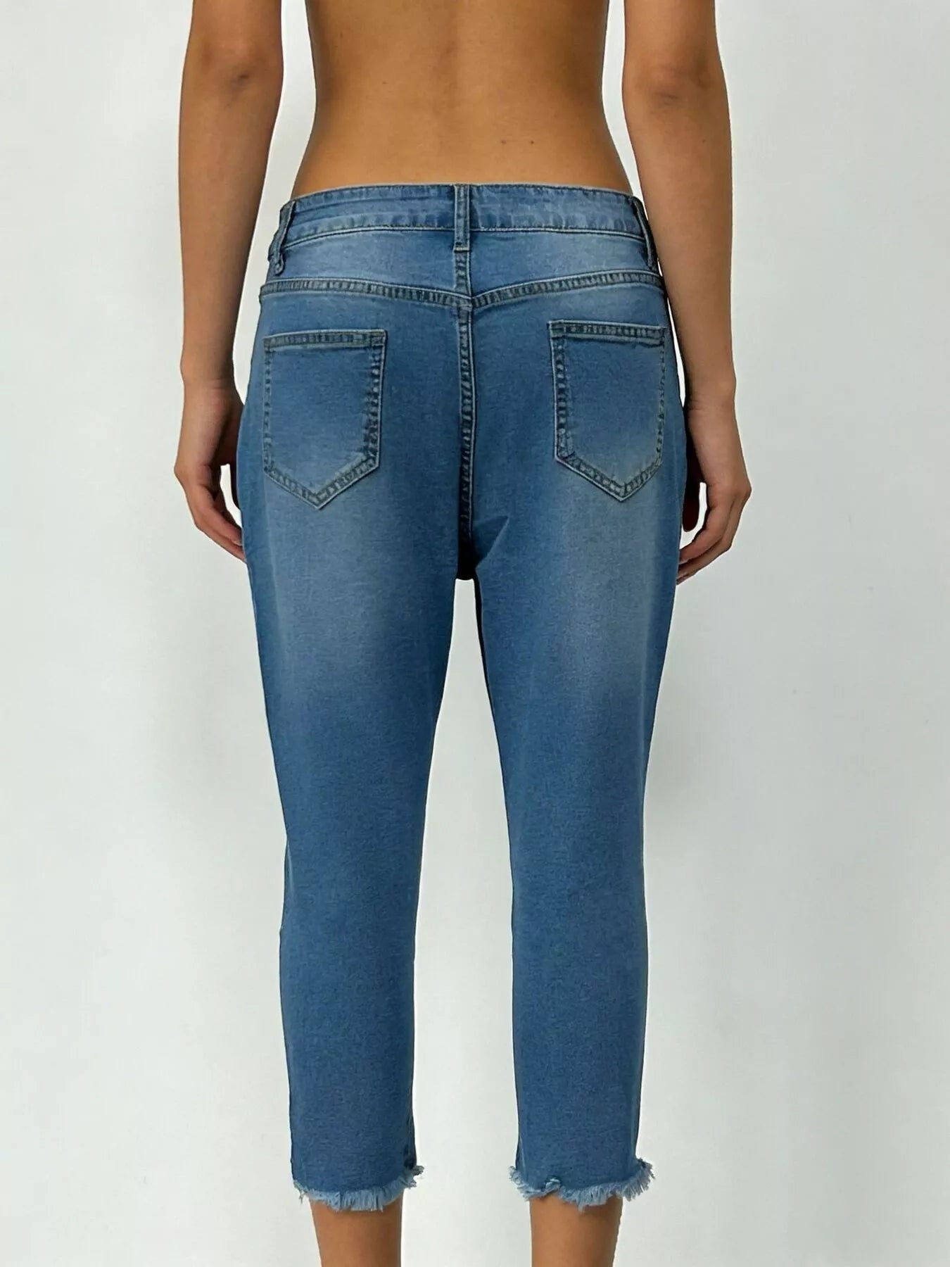 Raw Hem Capris Jeans - Lara Moda