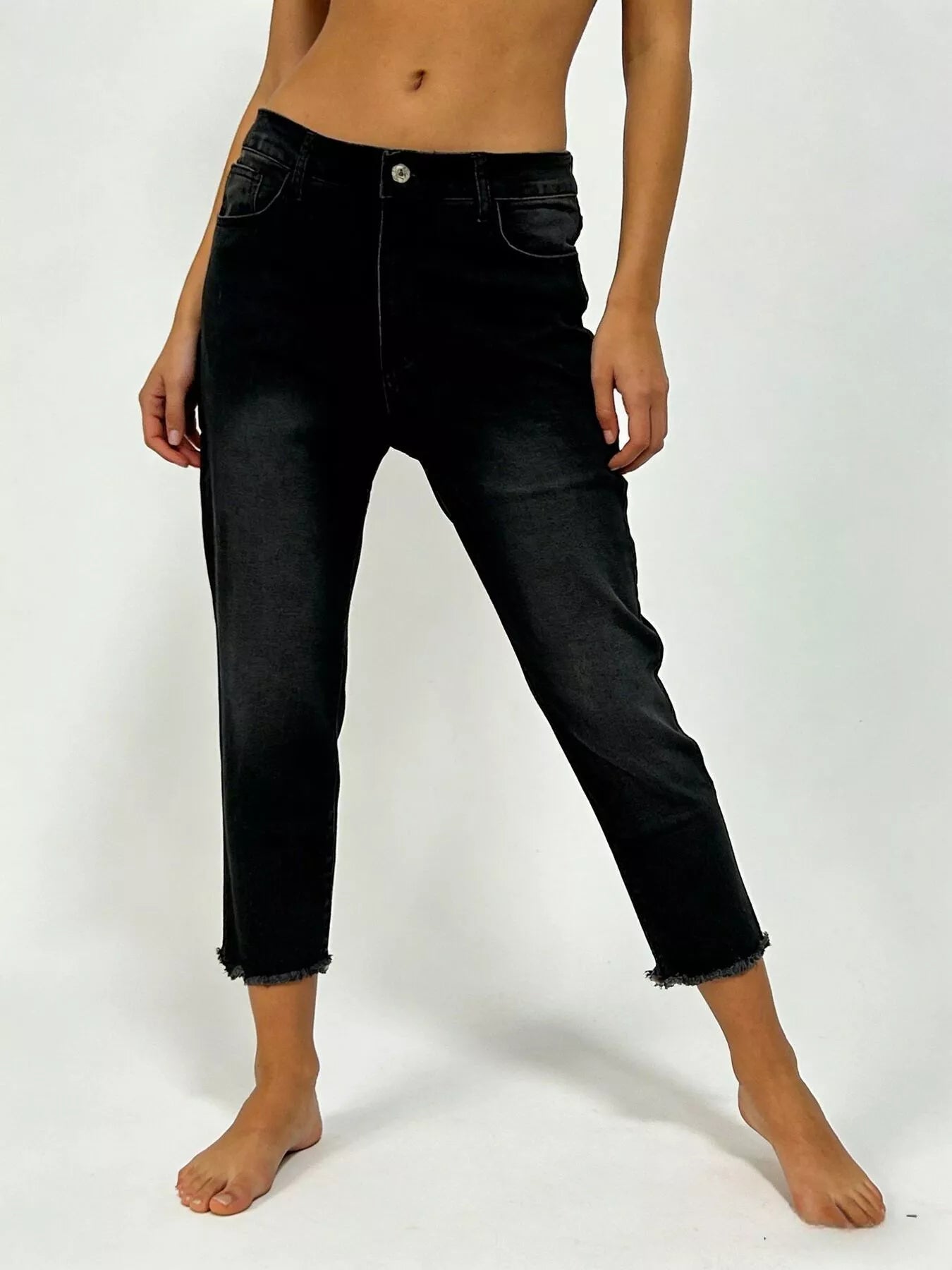 Raw Hem Capris Jeans - Lara Moda