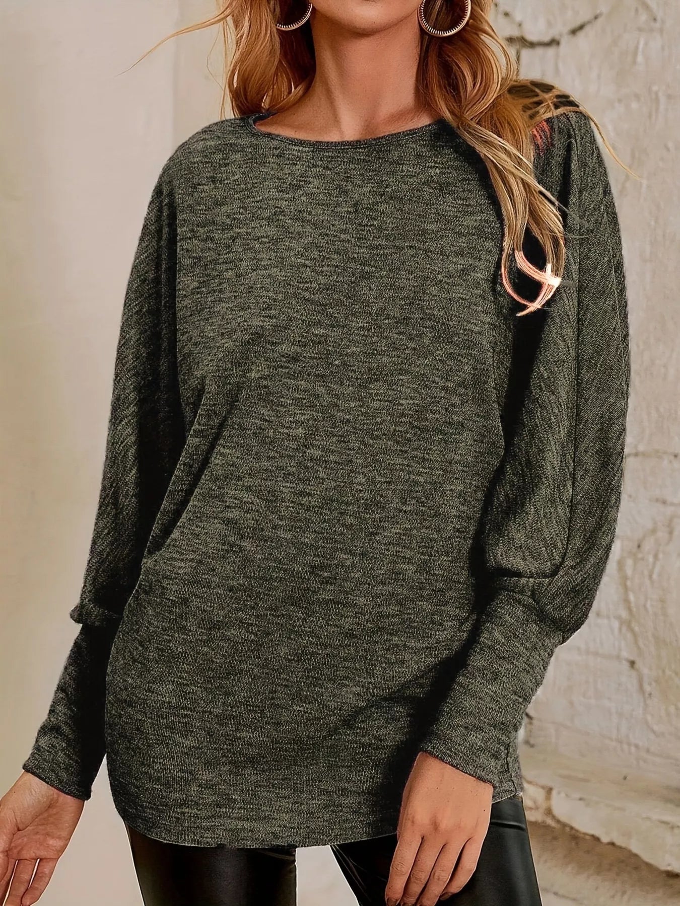 Round Neck Long Sleeve Relaxed Fit T-Shirt - Lara Moda