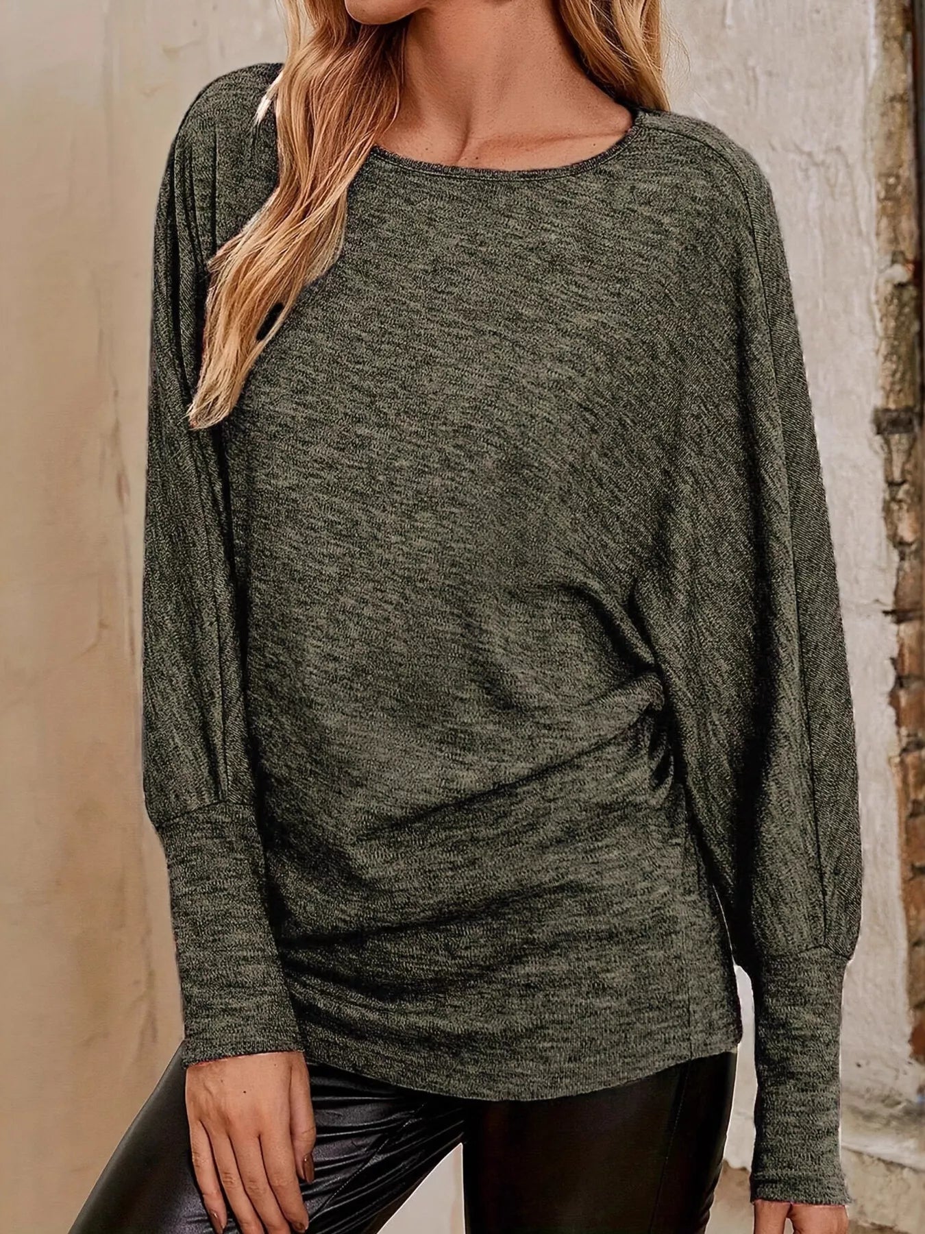 Round Neck Long Sleeve Relaxed Fit T-Shirt - Lara Moda
