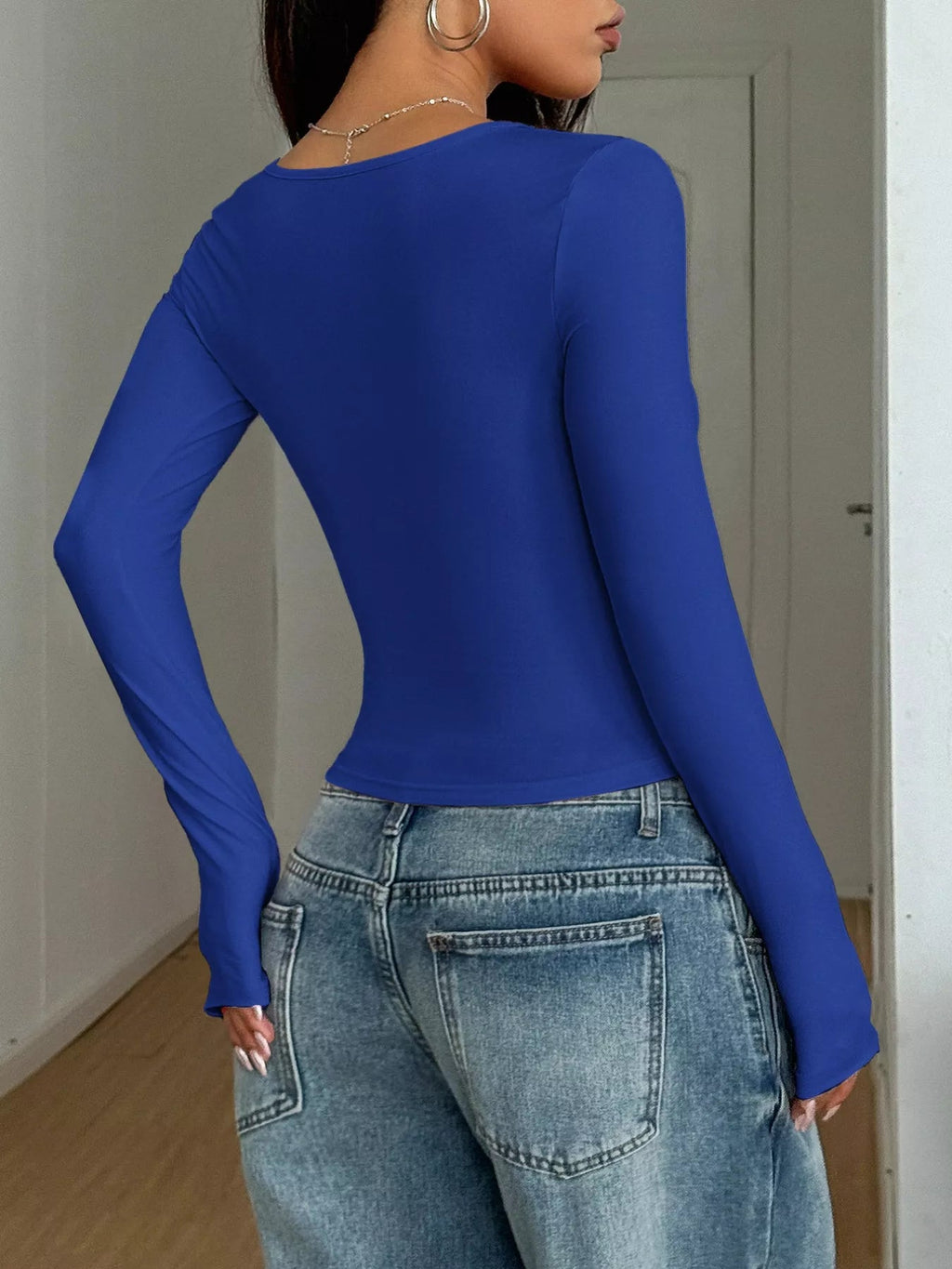 Solid Color Square Neck Long Sleeve Slim Fit T-Shirt - Lara Moda