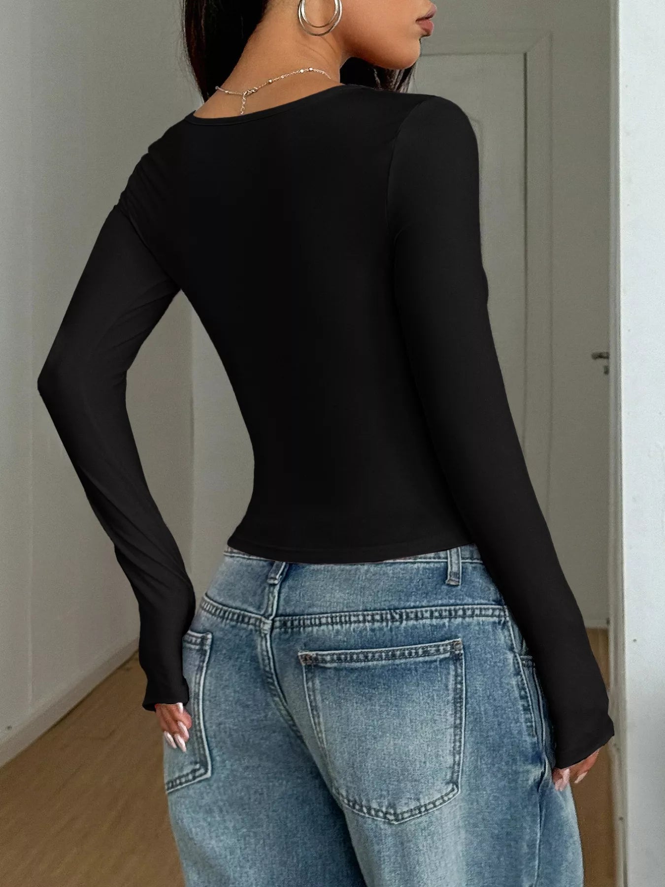 Solid Color Square Neck Long Sleeve Slim Fit T-Shirt - Lara Moda
