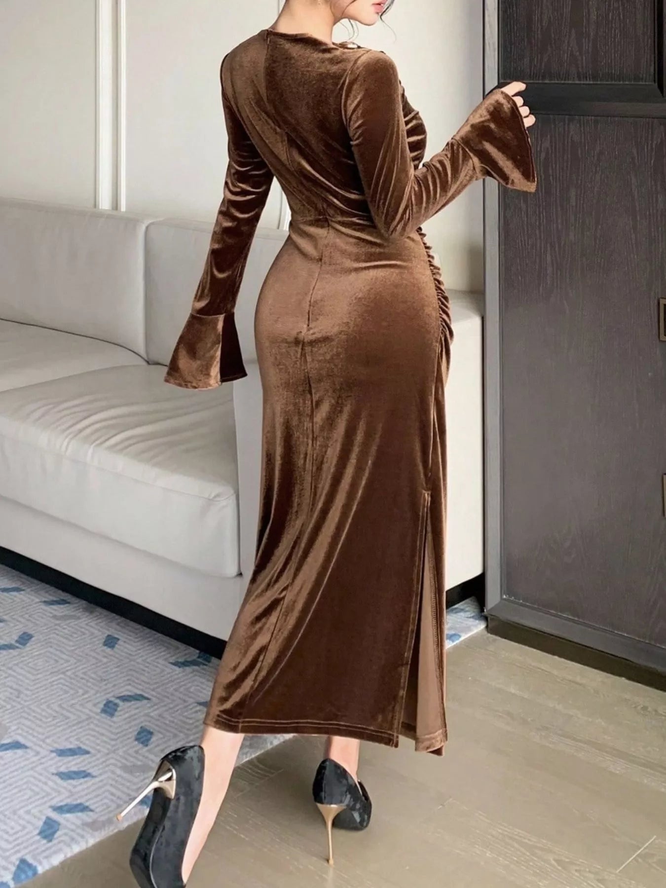 Velvet Ruched Bodycon Midi Dress - Lara Moda