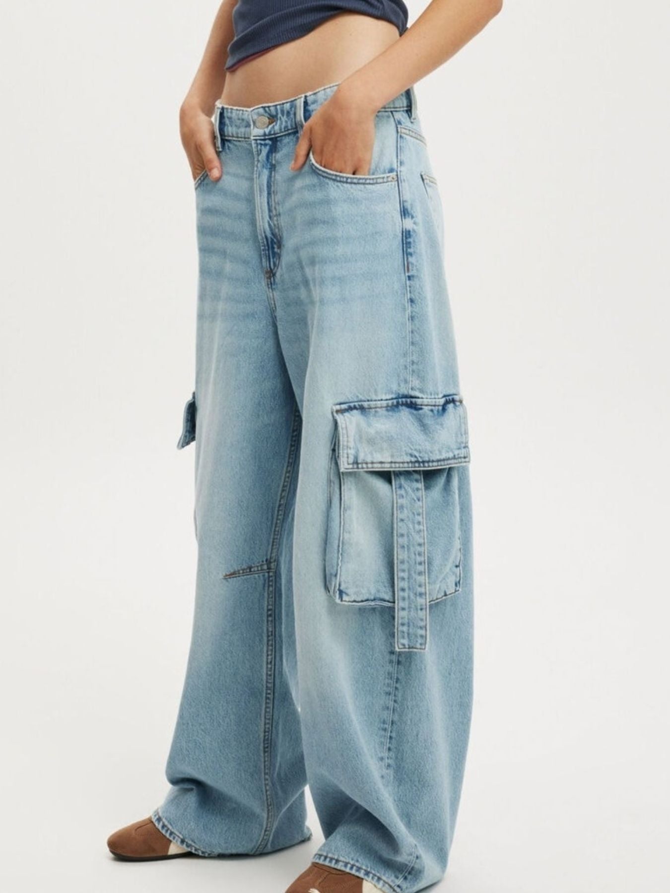 Vintage Wash Wide Leg Cargo Jeans - Lara Moda