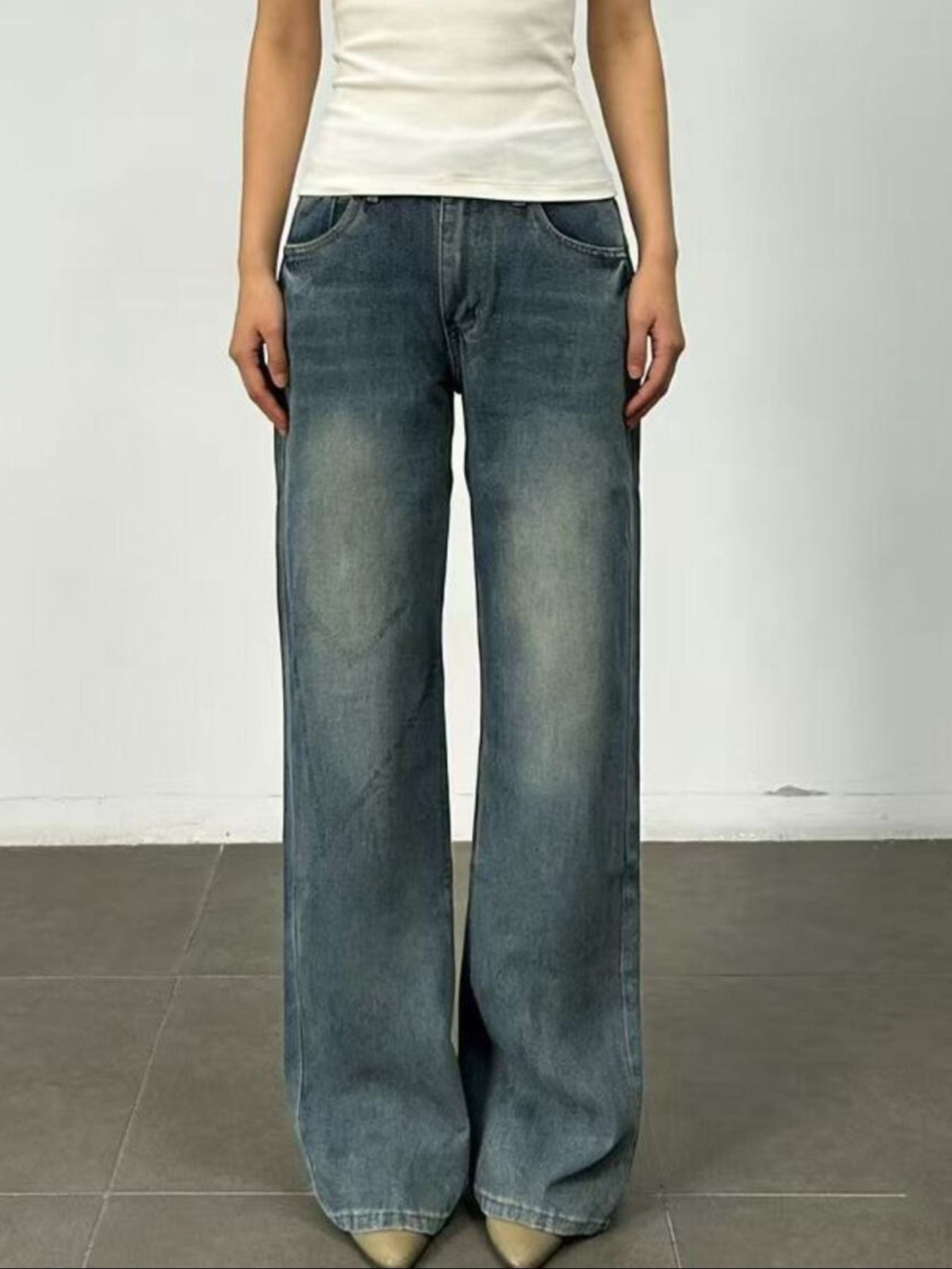 Vintage Wash Wide Leg Jeans - Lara Moda