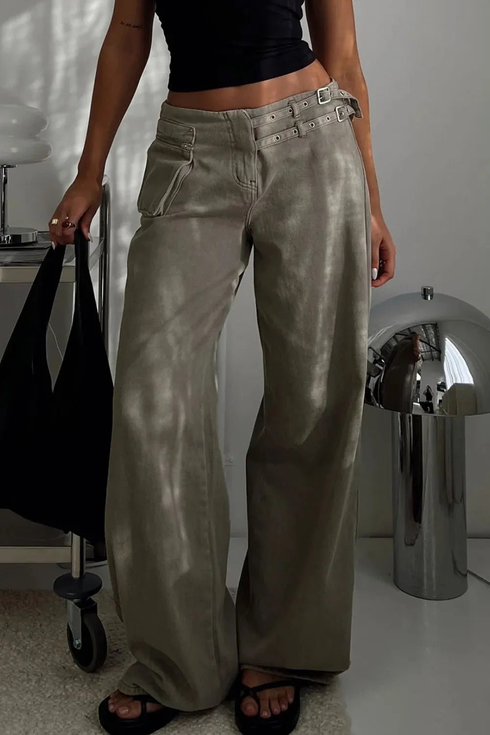 Wide Leg Jeans with Pockets - Lara Moda