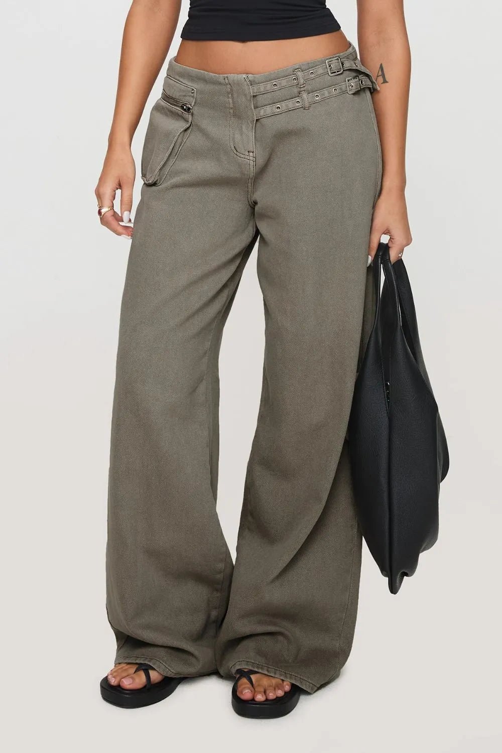 Wide Leg Jeans with Pockets - Lara Moda