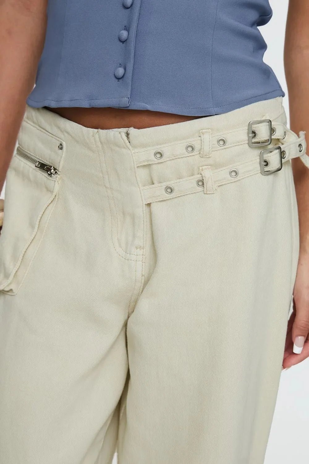 Wide Leg Jeans with Pockets - Lara Moda