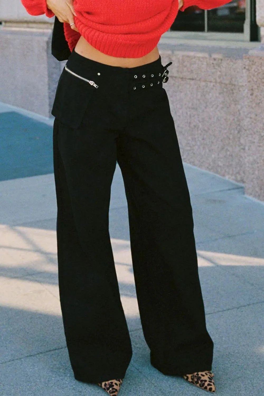 Wide Leg Jeans with Pockets - Lara Moda