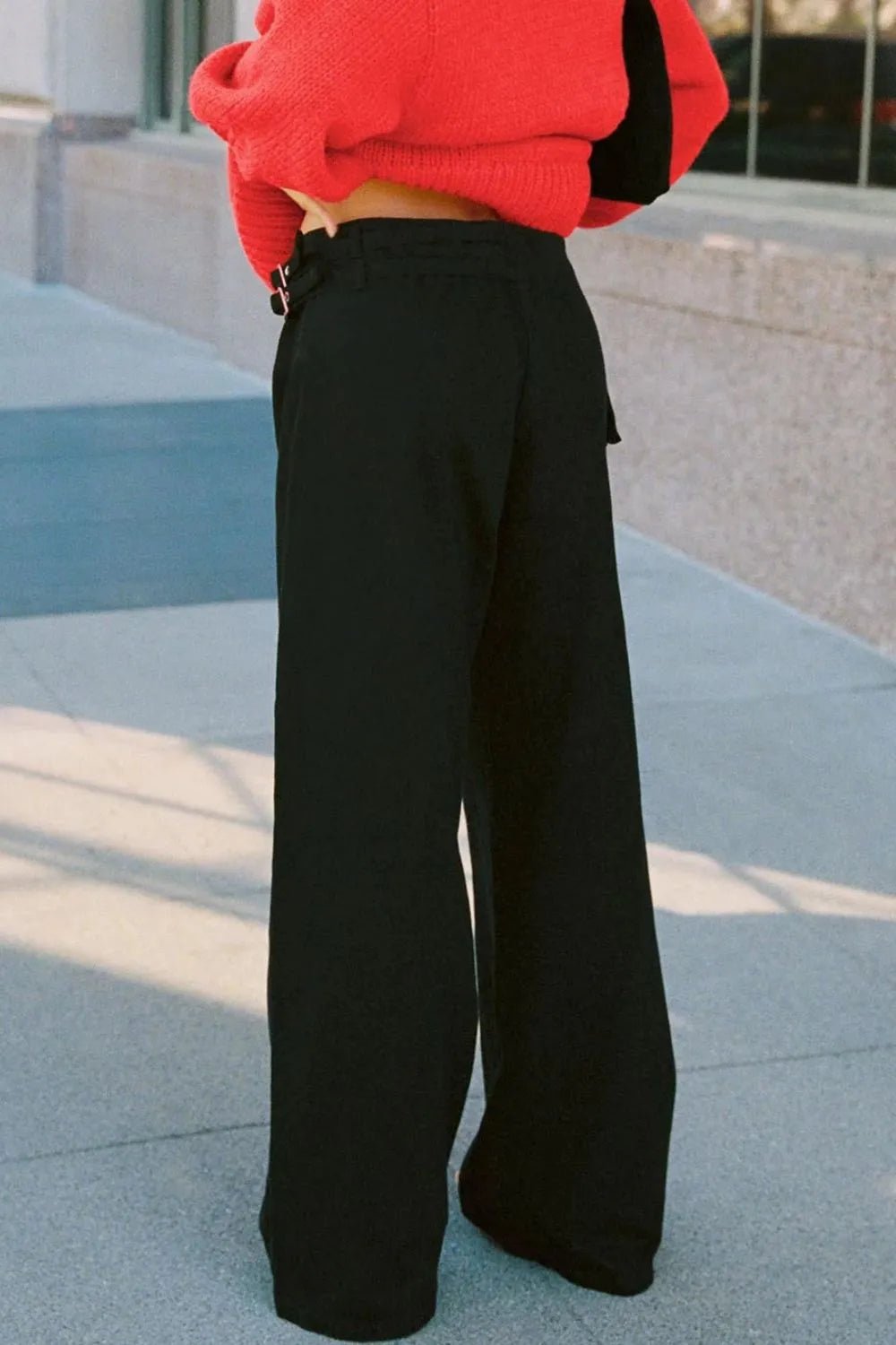 Wide Leg Jeans with Pockets - Lara Moda