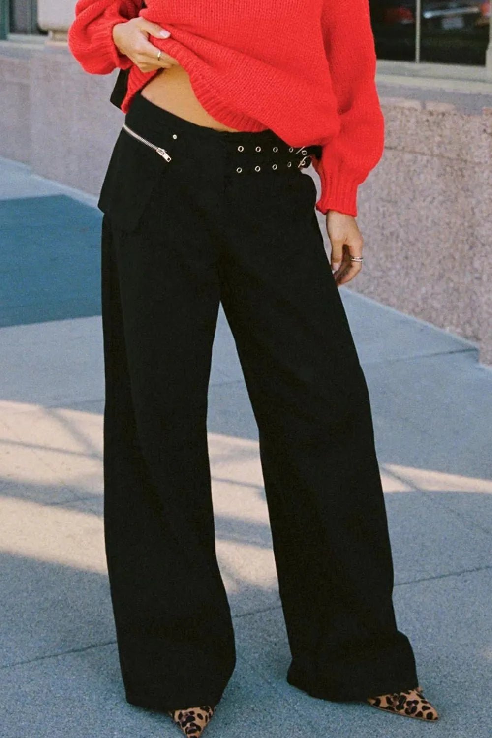 Wide Leg Jeans with Pockets - Lara Moda