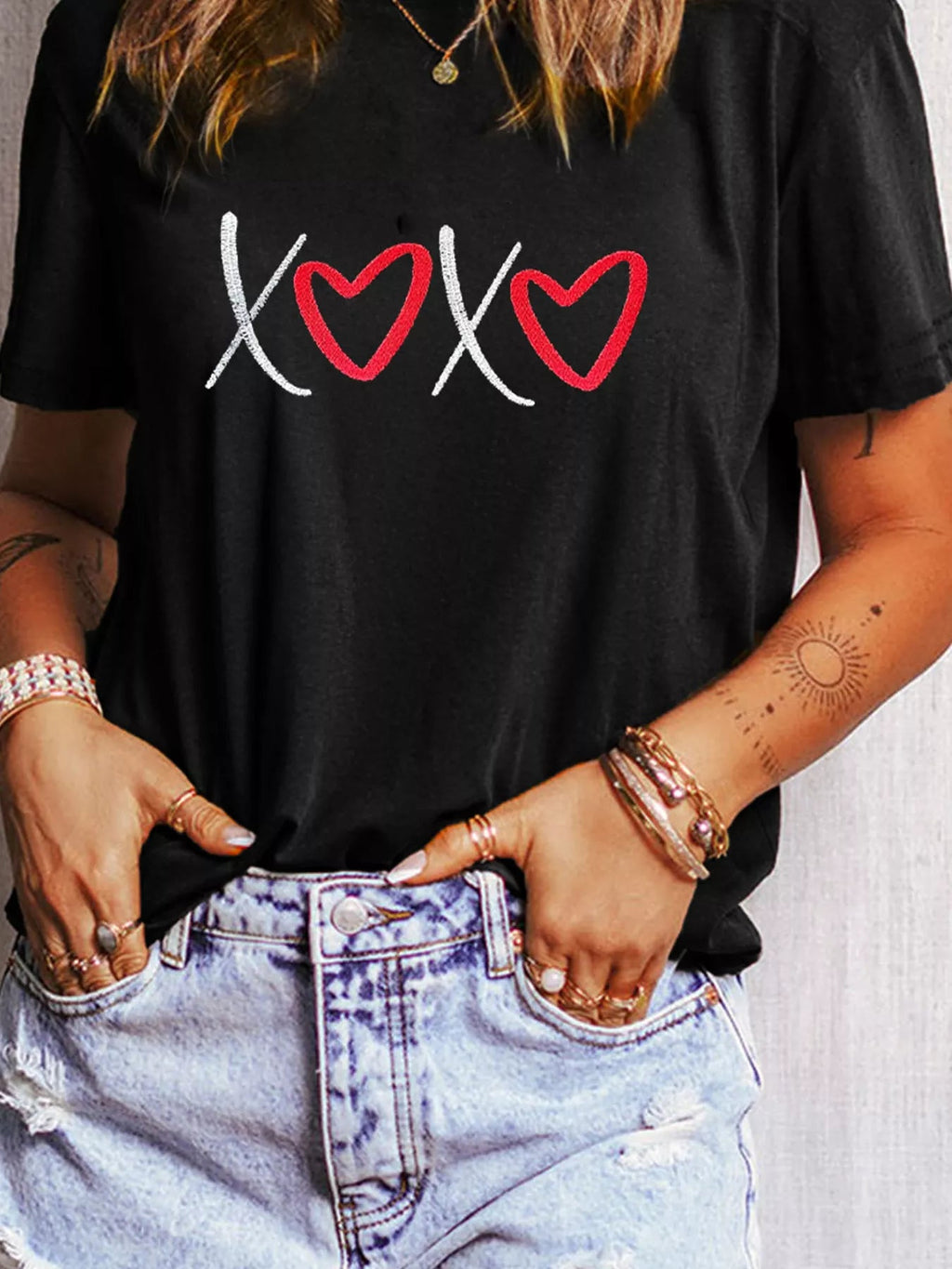 XOXO Valentines Heart Embroidered Casual Tee - Lara Moda